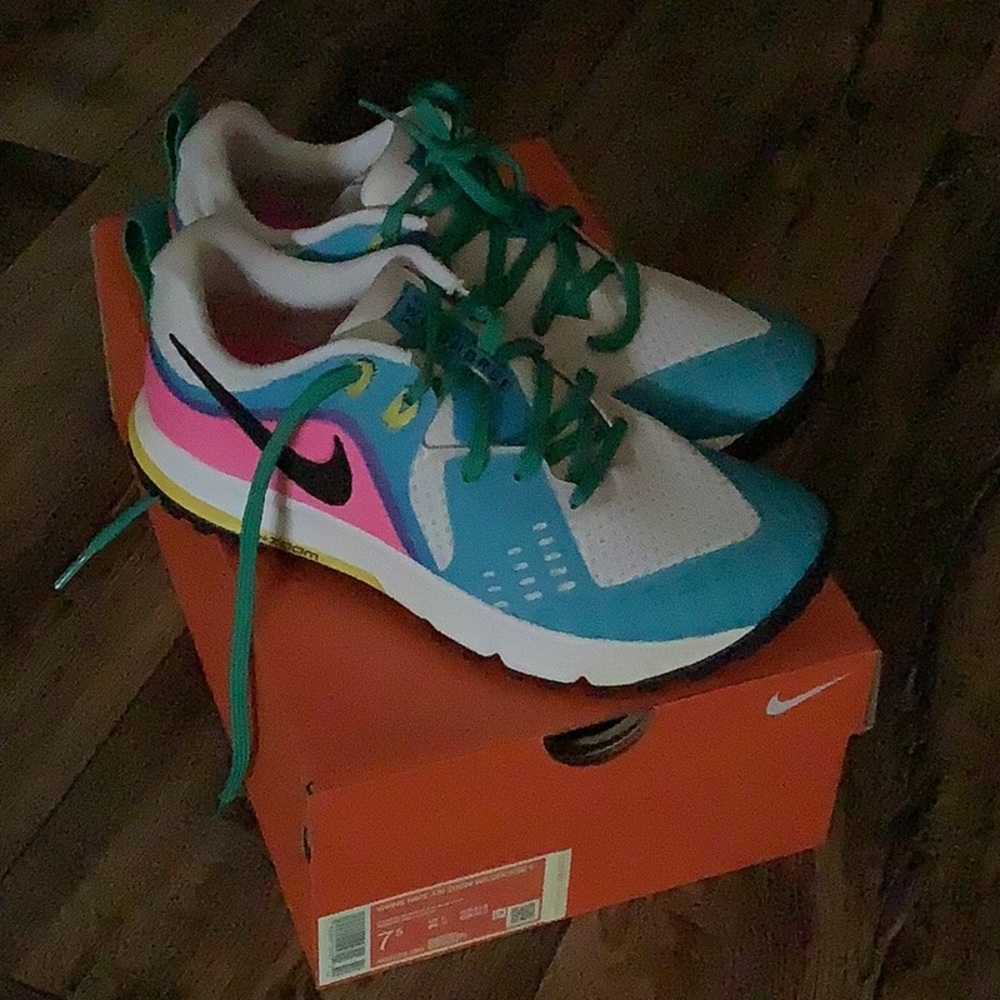 Women’s Nike Air Zoom Wildhorse 5 size 7.5 brand new!